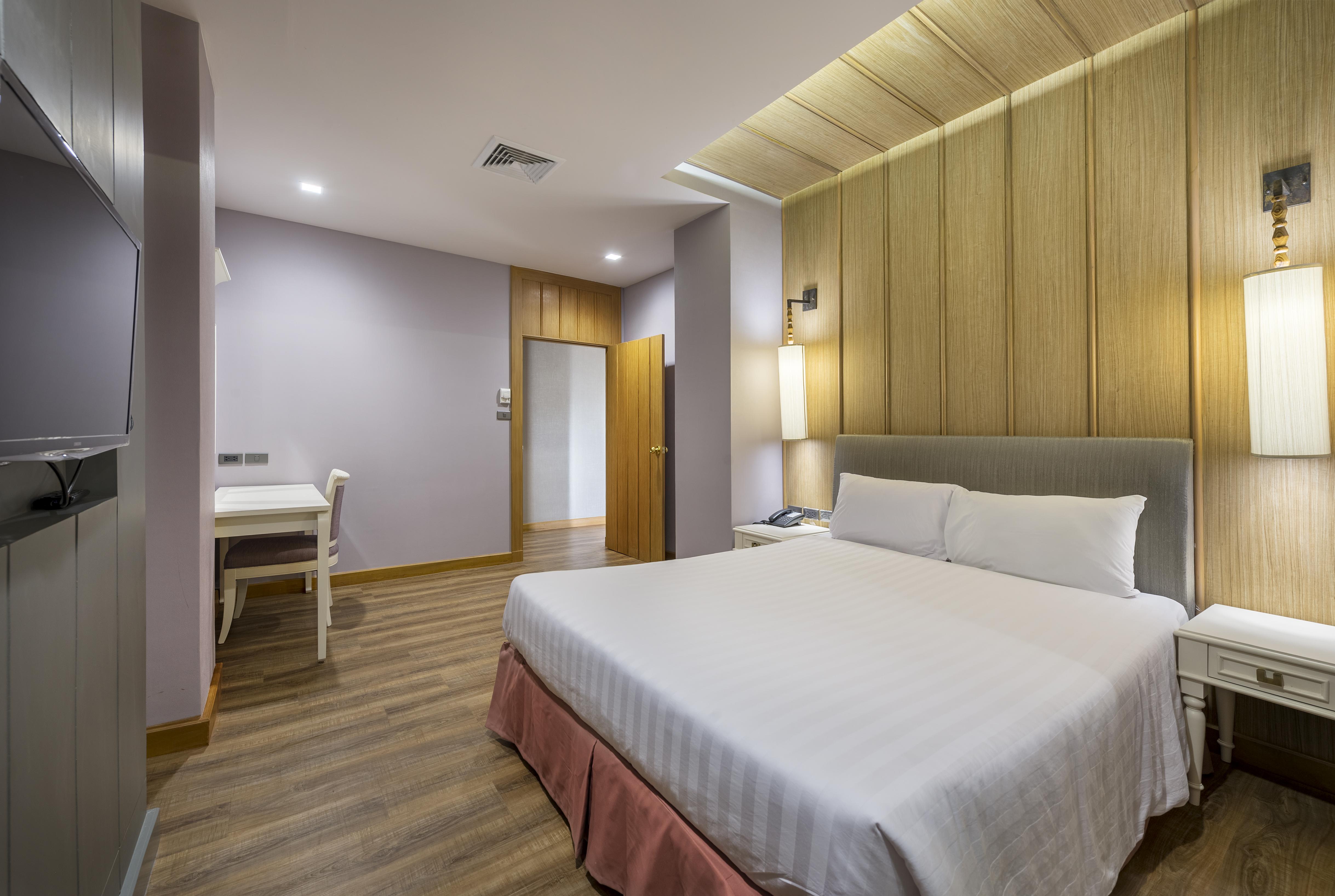 Royal Rattanakosin Hotel Sha Plus Bangkok Exterior photo