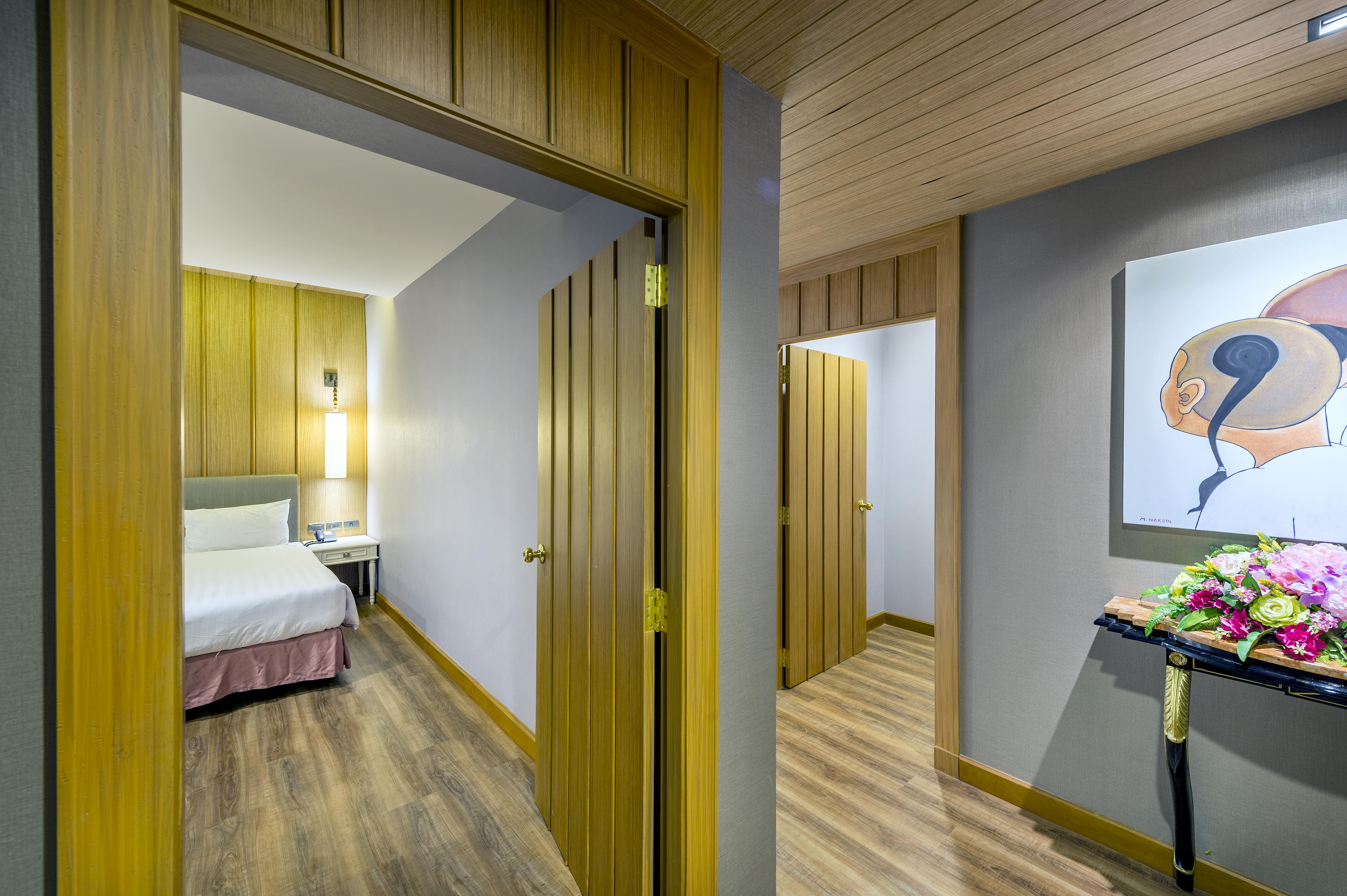 Royal Rattanakosin Hotel Sha Plus Bangkok Exterior photo