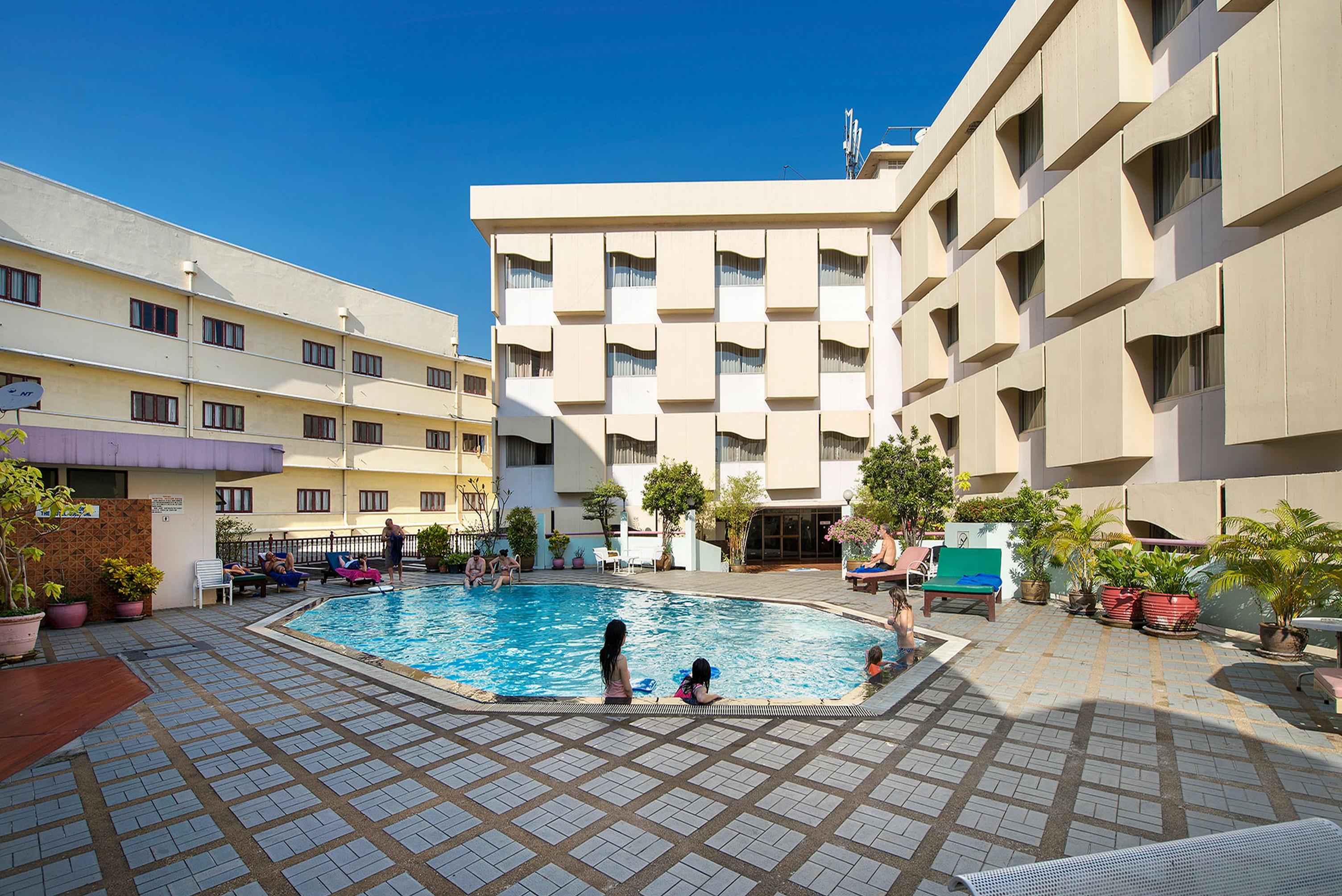 Royal Rattanakosin Hotel Sha Plus Bangkok Exterior photo