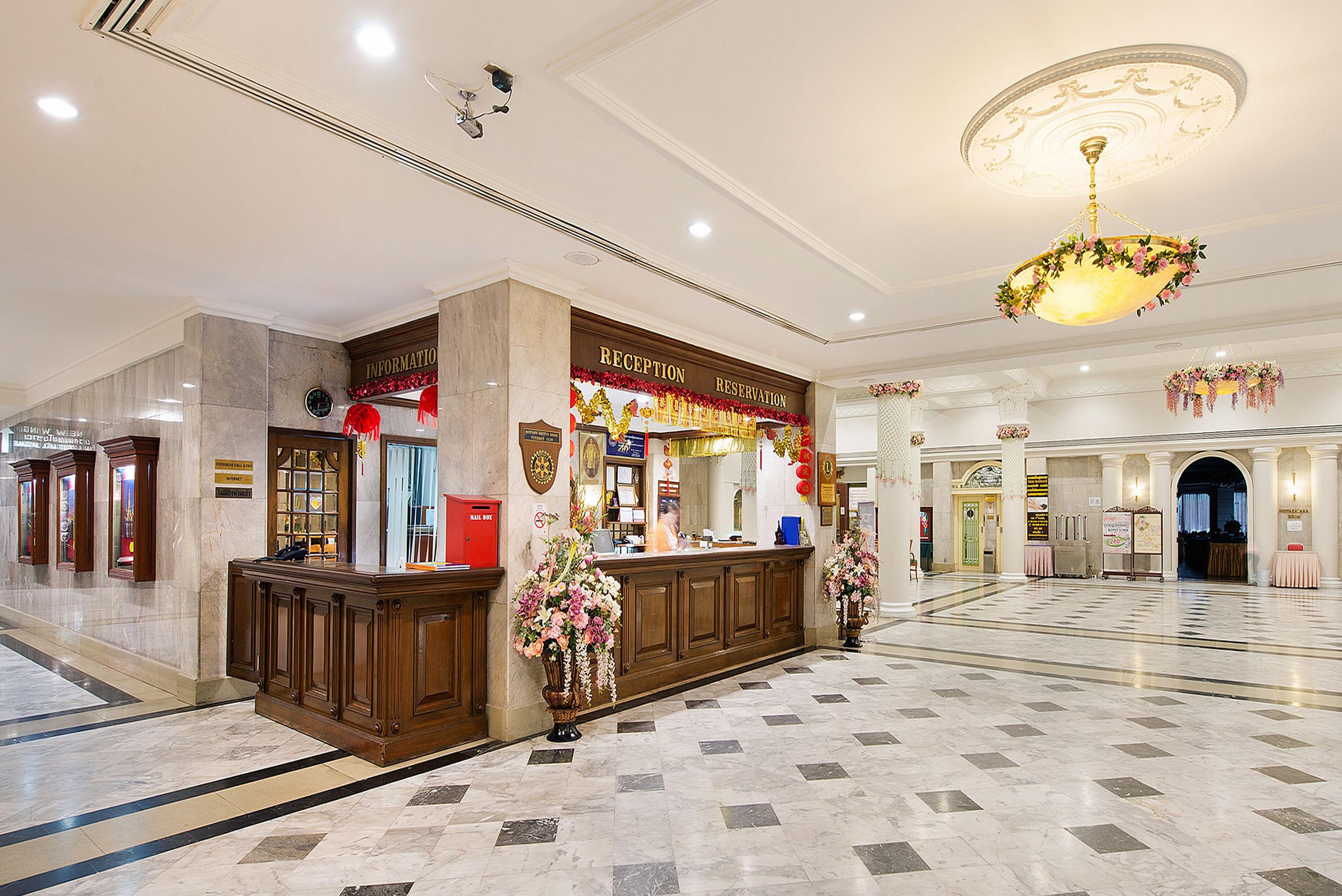 Royal Rattanakosin Hotel Sha Plus Bangkok Exterior photo