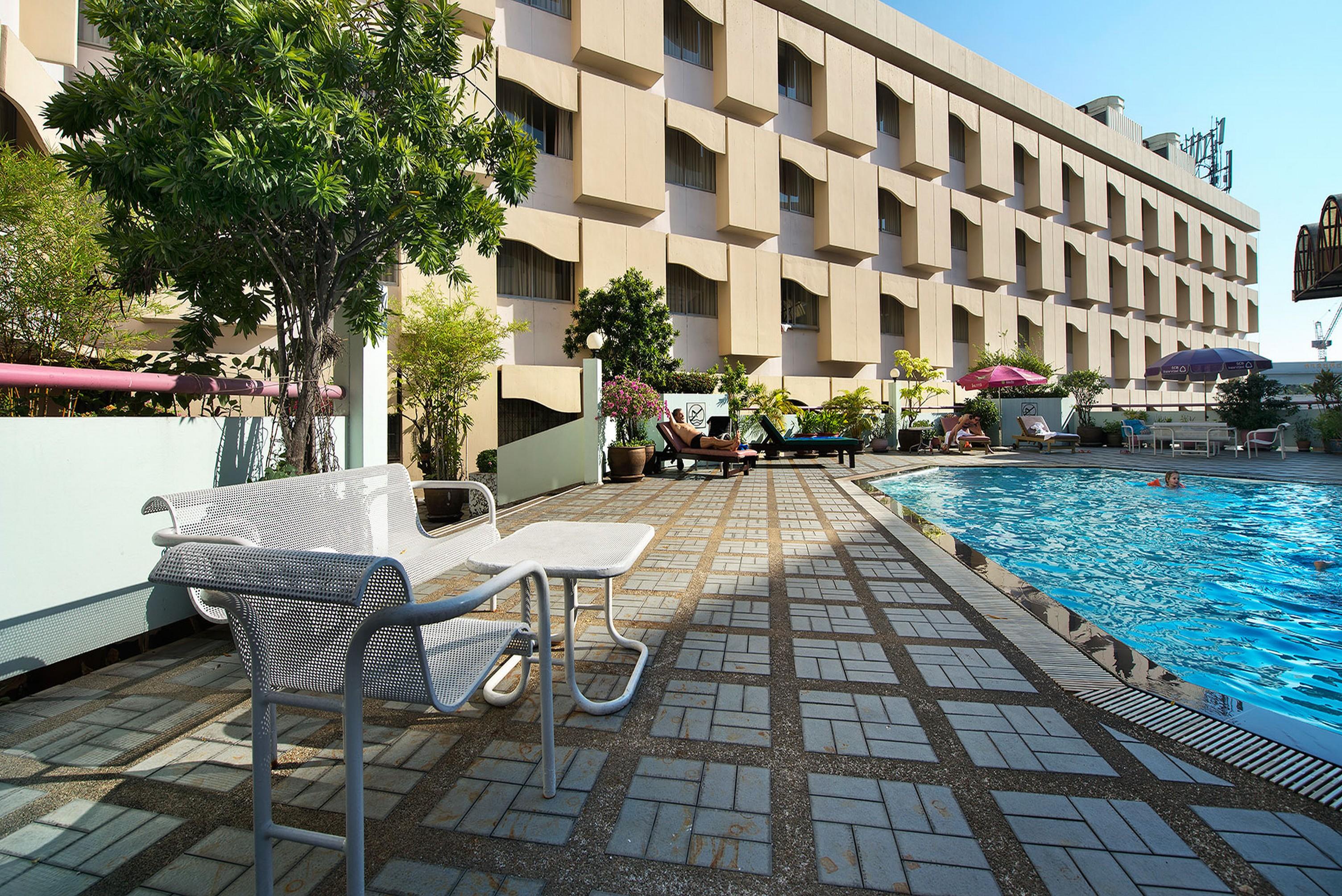 Royal Rattanakosin Hotel Sha Plus Bangkok Exterior photo