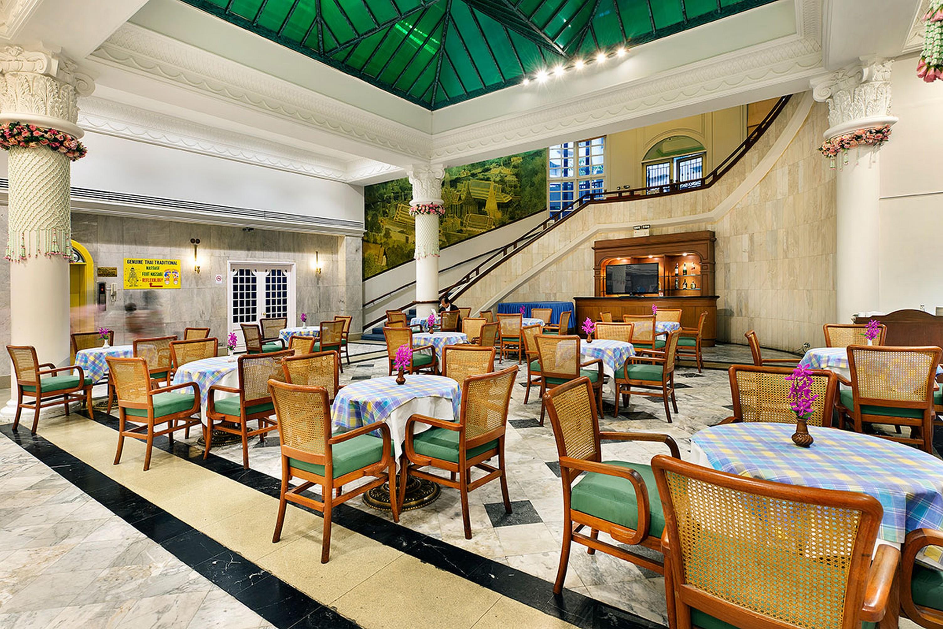 Royal Rattanakosin Hotel Sha Plus Bangkok Exterior photo