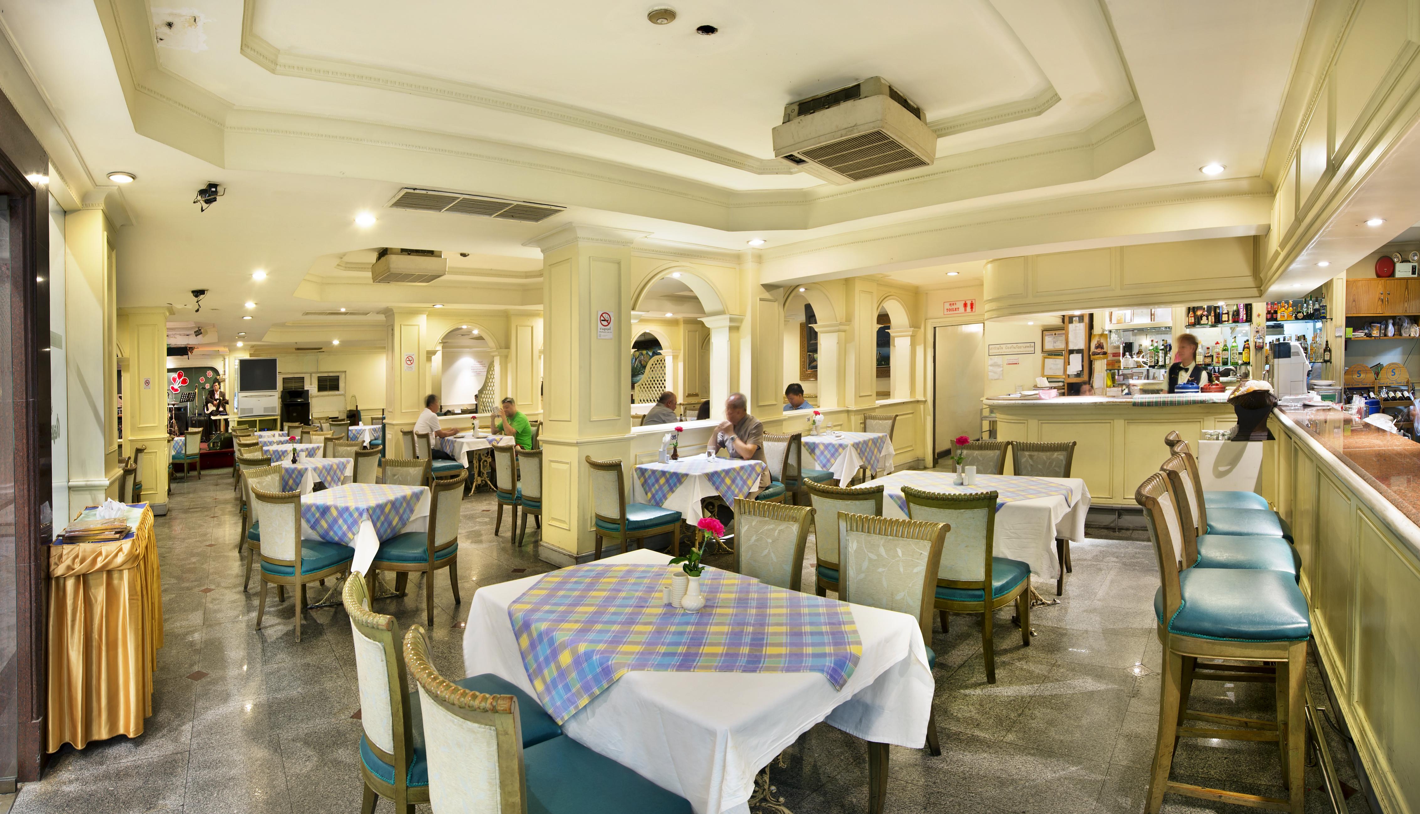 Royal Rattanakosin Hotel Sha Plus Bangkok Exterior photo
