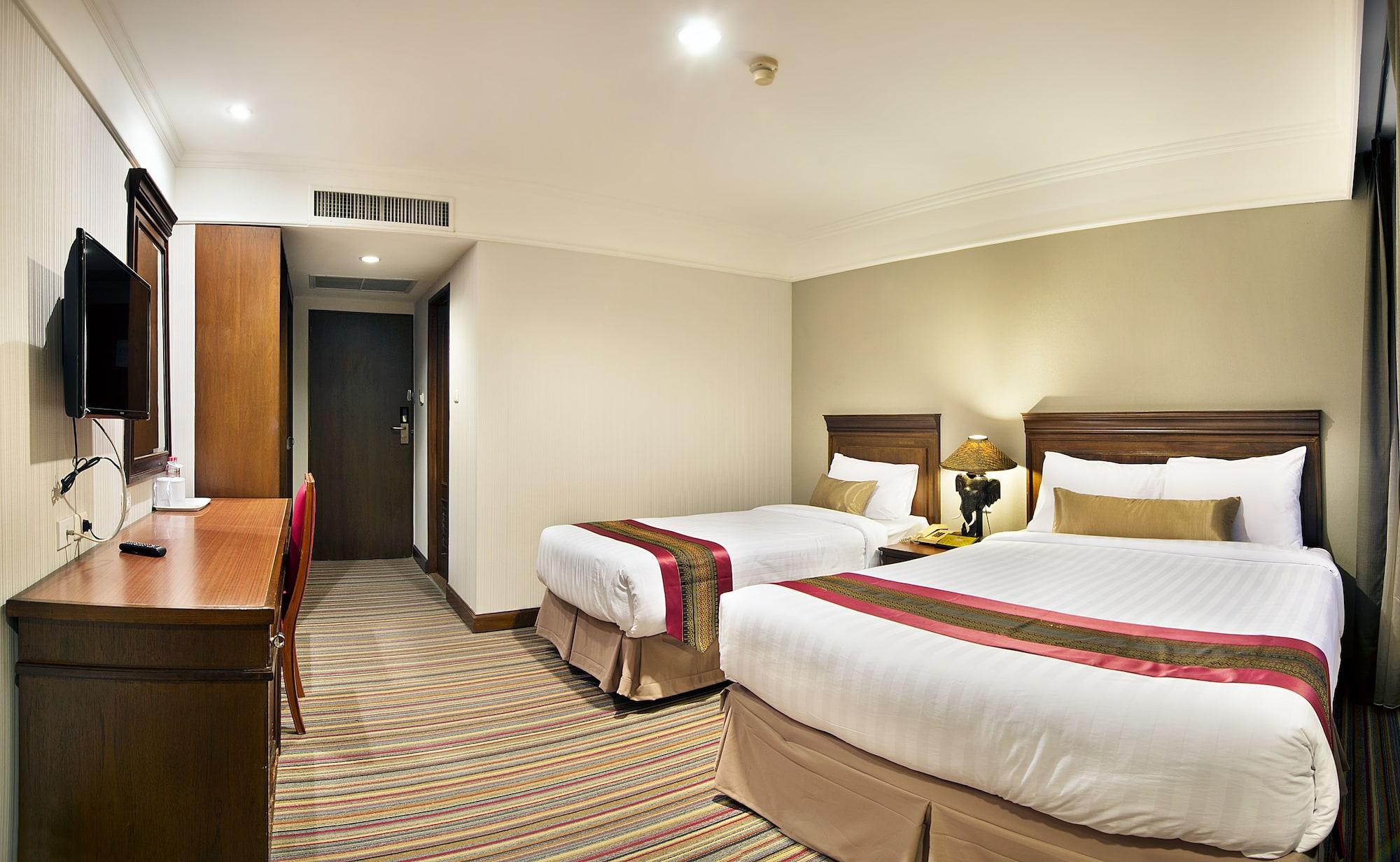 Royal Rattanakosin Hotel Sha Plus Bangkok Exterior photo