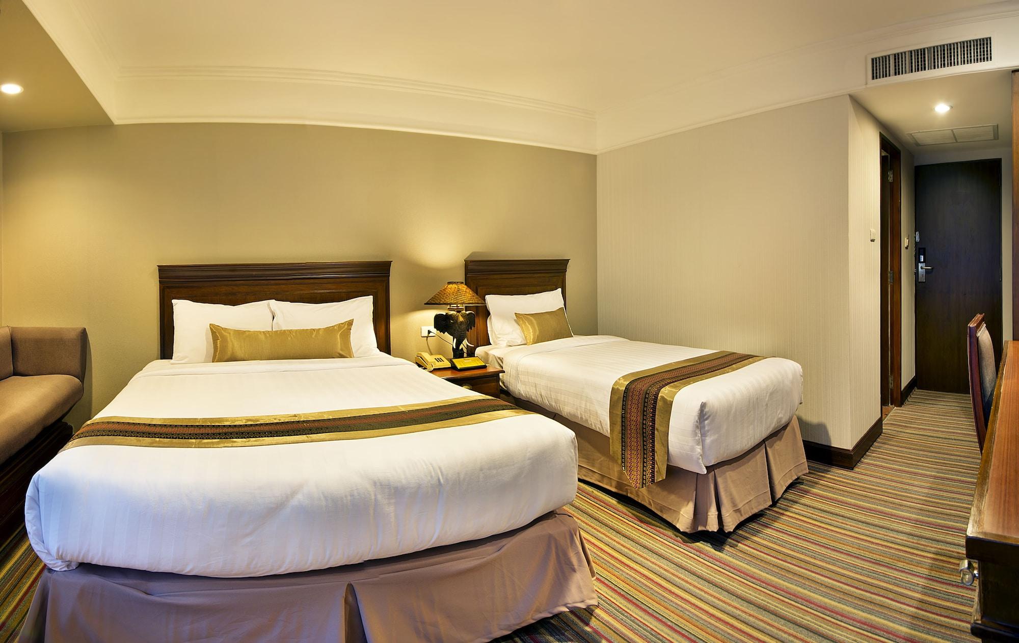 Royal Rattanakosin Hotel Sha Plus Bangkok Exterior photo