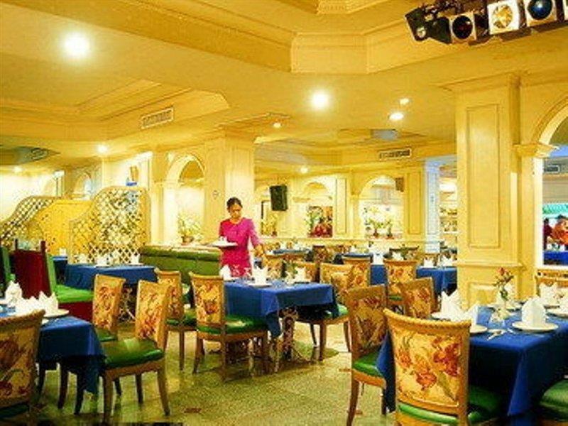 Royal Rattanakosin Hotel Sha Plus Bangkok Exterior photo