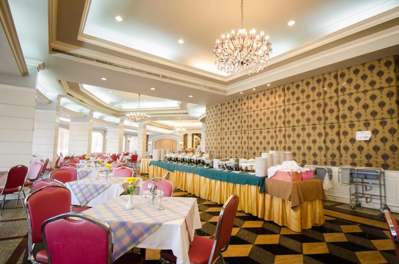Royal Rattanakosin Hotel Sha Plus Bangkok Exterior photo